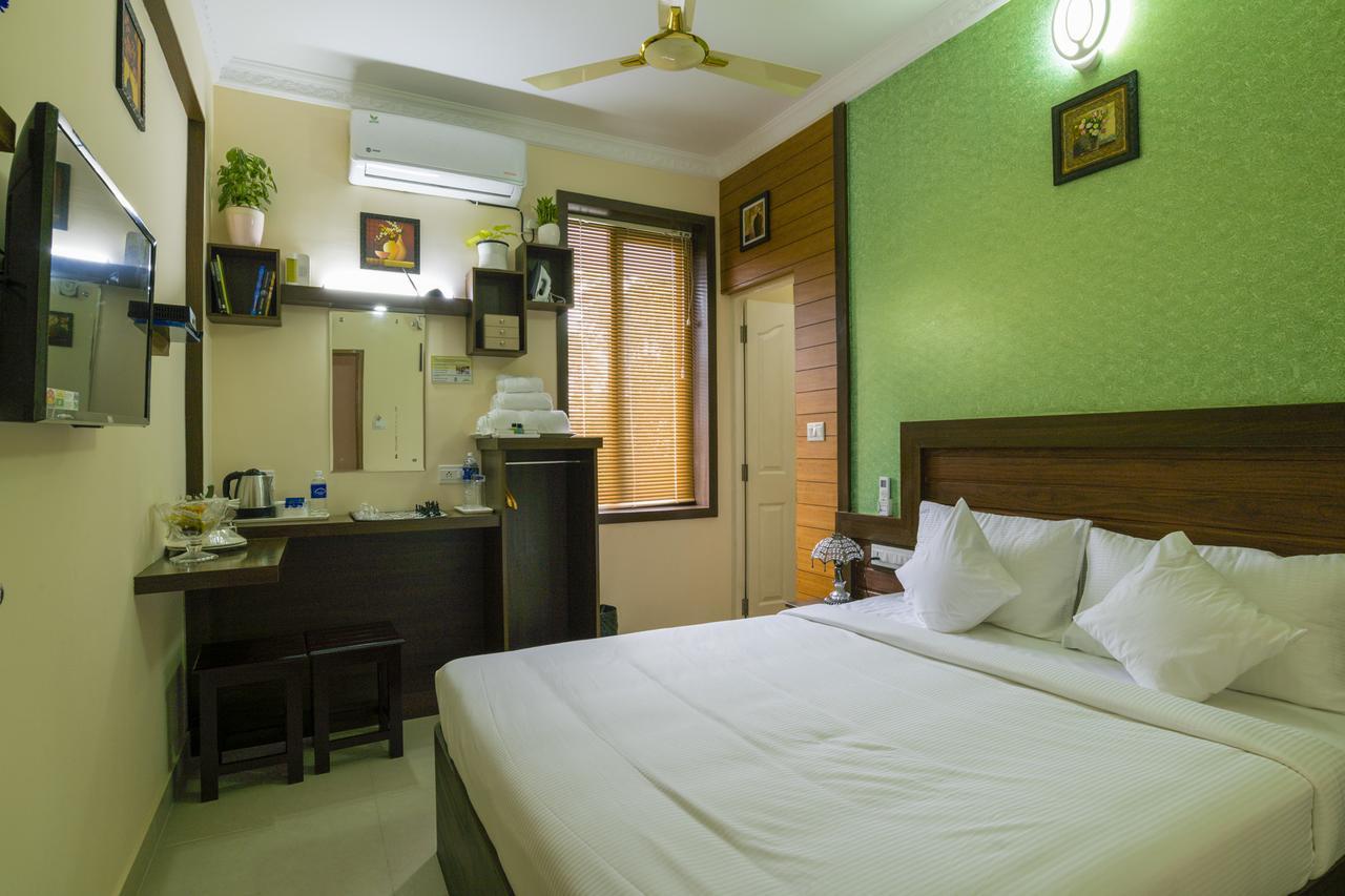 Blue Bell Cochin Airport Hotel Nedumbassery Exterior photo