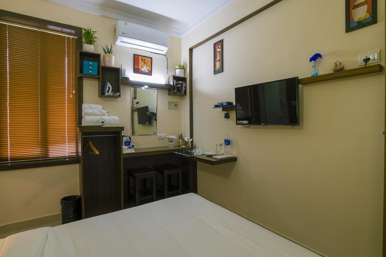 Blue Bell Cochin Airport Hotel Nedumbassery Exterior photo