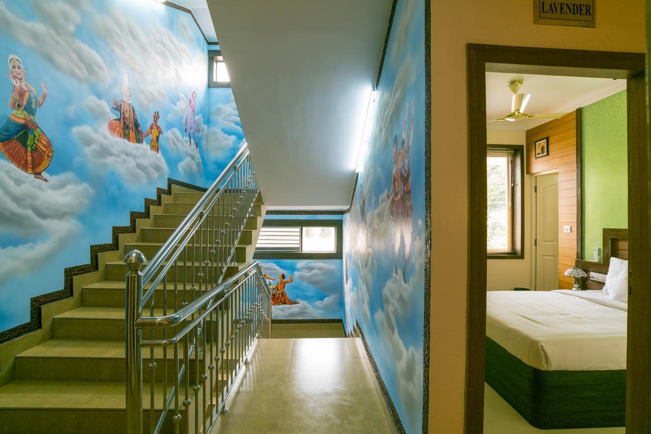 Blue Bell Cochin Airport Hotel Nedumbassery Exterior photo