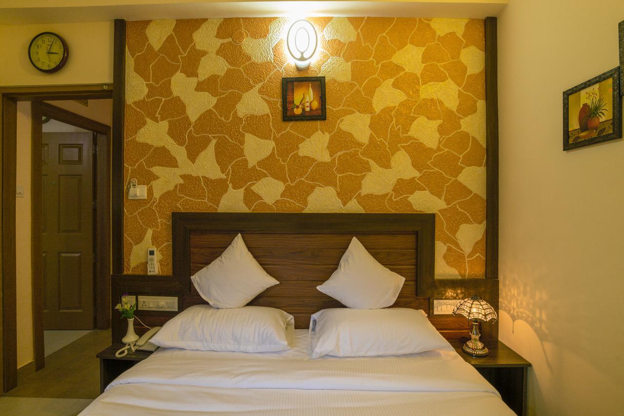 Blue Bell Cochin Airport Hotel Nedumbassery Exterior photo