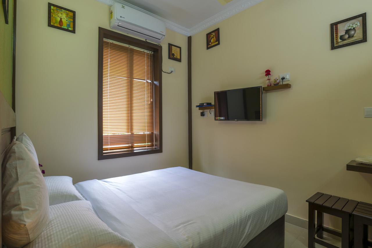 Blue Bell Cochin Airport Hotel Nedumbassery Exterior photo