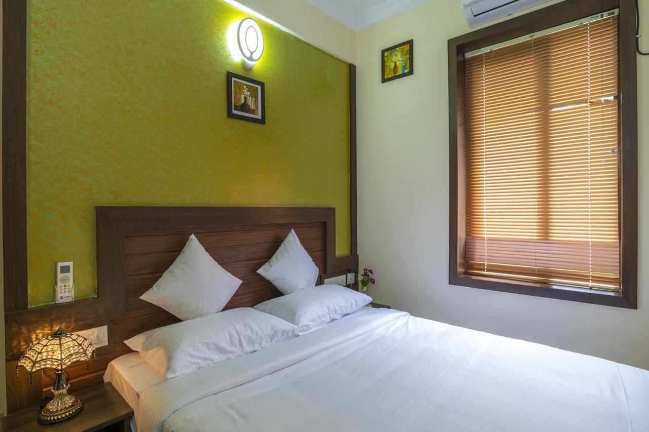 Blue Bell Cochin Airport Hotel Nedumbassery Exterior photo