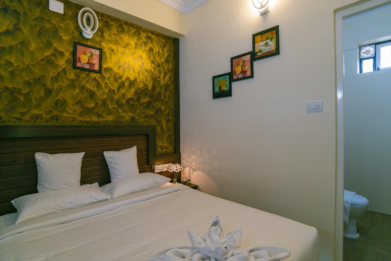 Blue Bell Cochin Airport Hotel Nedumbassery Exterior photo