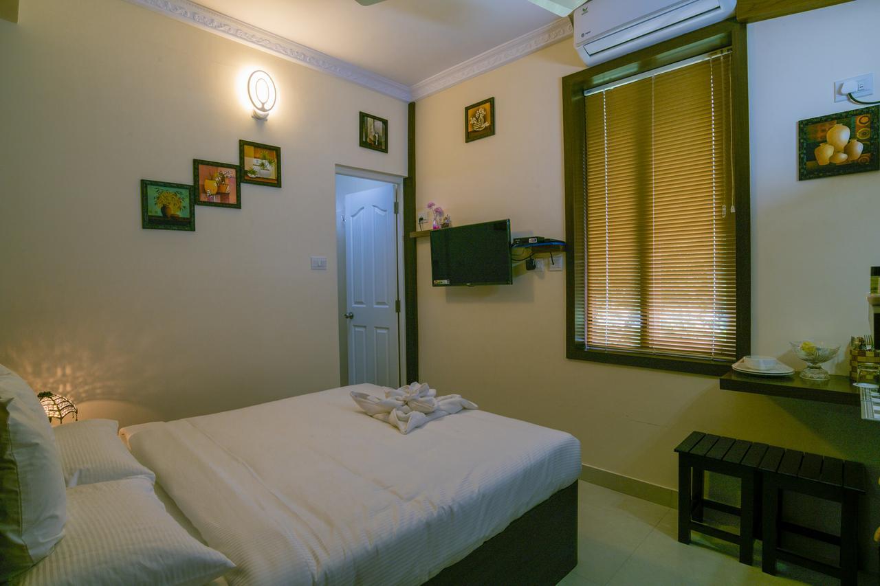 Blue Bell Cochin Airport Hotel Nedumbassery Exterior photo